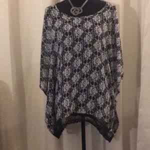 1X Living Doll Poncho Style Aztec Print B&W Top